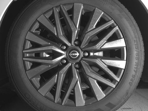 Used 2025 Nissan Altima 2.5 SV image 12