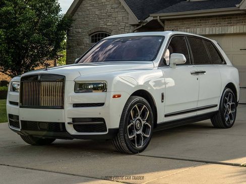 Used 2023 Rolls-Royce Cullinan Black Badge AWD/4WD image 14