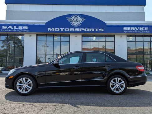 Used 2010 Mercedes-Benz E 350 4MATIC Sedan image 1