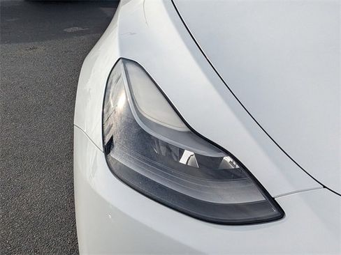 Used 2022 Tesla Model Y Performance image 10