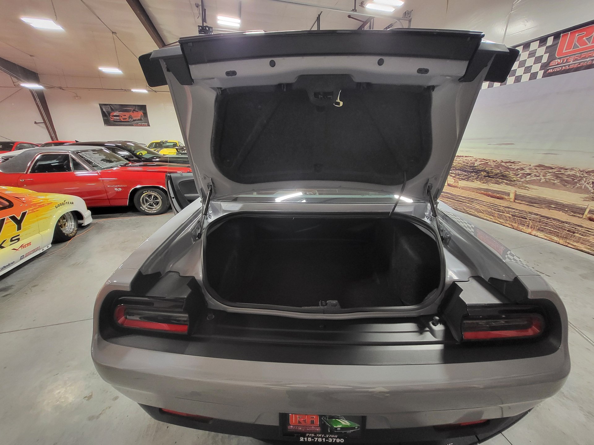Used 2022 Dodge Challenger SRT Hellcat RWD image 39