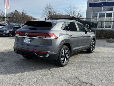 Used 2025 Volkswagen Atlas Cross Sport SE w/ Panoramic Sunroof Package image 5