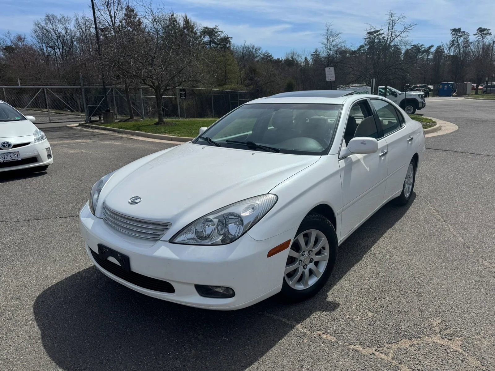 Used 2003 Lexus ES 330 w/ Premium Pkg FWD image 2