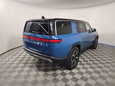 Used 2024 Rivian R1S Adventure Dual AWD/4WD image 5