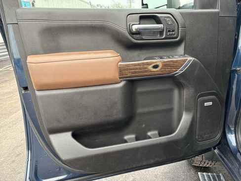 Used 2023 Chevrolet Silverado 2500 High Country w/ Z71 Off-Road Package image 23