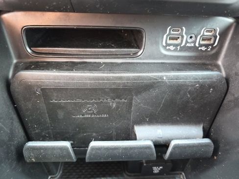 Used 2021 RAM 1500 Laramie AWD/4WD image 9