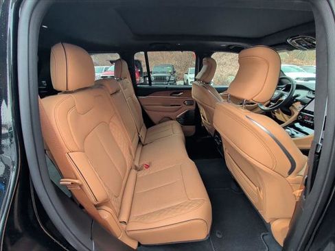 Certified 2023 Jeep Grand Cherokee Summit AWD/4WD image 14