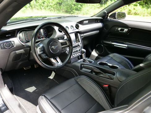 Used 2019 Ford Mustang GT Premium w/ GT Performance Package RWD image 13
