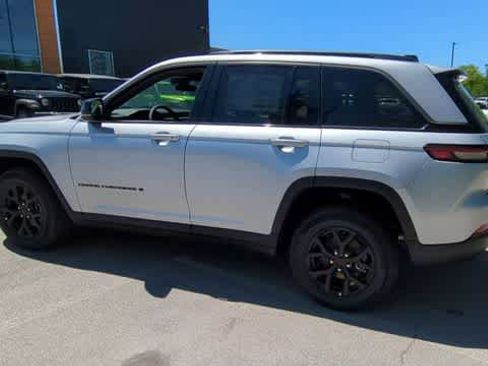 New 2026 Jeep Grand Cherokee Altitude AWD/4WD image 6