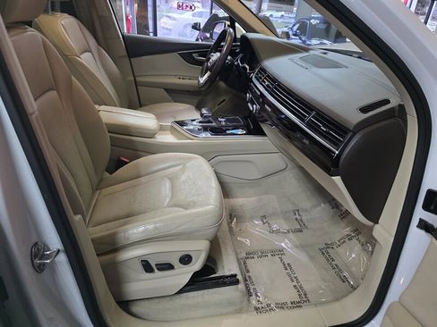 Used 2017 Audi Q7 3.0T Premium Plus w/ Premium Plus Package image 16