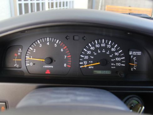 Used 2000 Toyota Tacoma 4x4 Regular Cab image 16