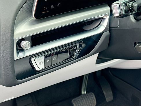 New 2025 Cadillac Lyriq Luxury image 10