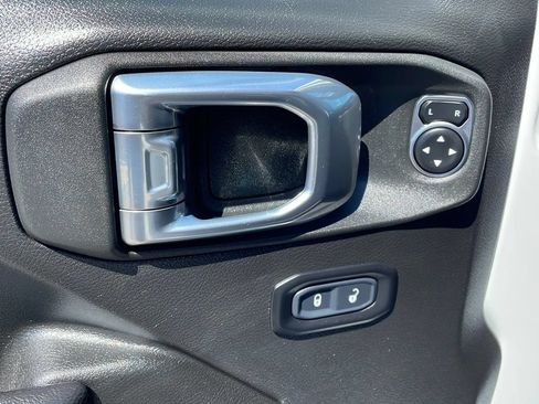 Used 2022 Jeep Wrangler Unlimited Sport AWD/4WD image 27