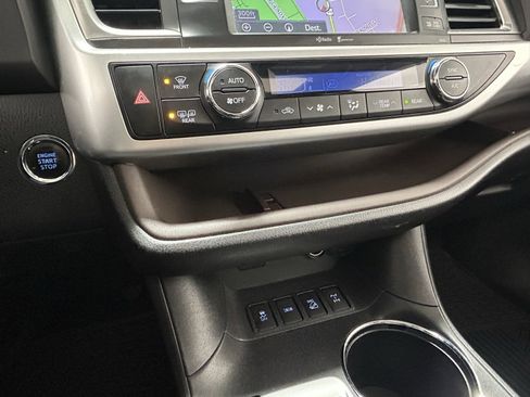 Used 2015 Toyota Highlander XLE image 20