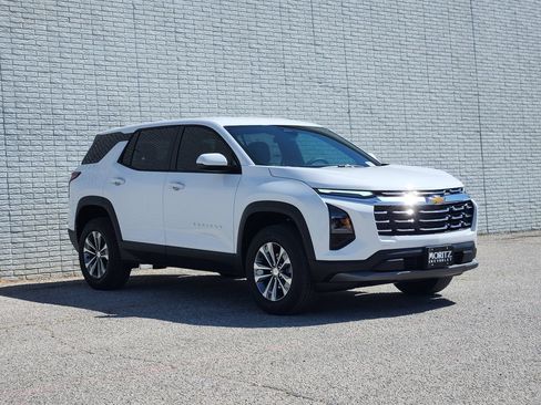 New 2027 Chevrolet Equinox LT FWD image 2