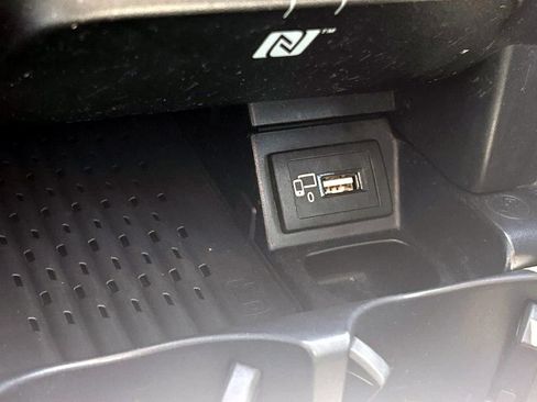 Used 2018 Mercedes-Benz E 300 4MATIC image 30