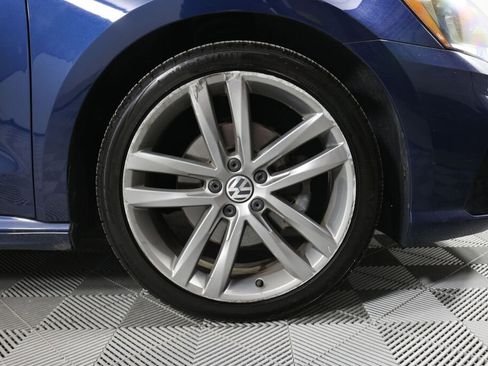 Used 2018 Volkswagen Passat 2.0T R-Line FWD image 6