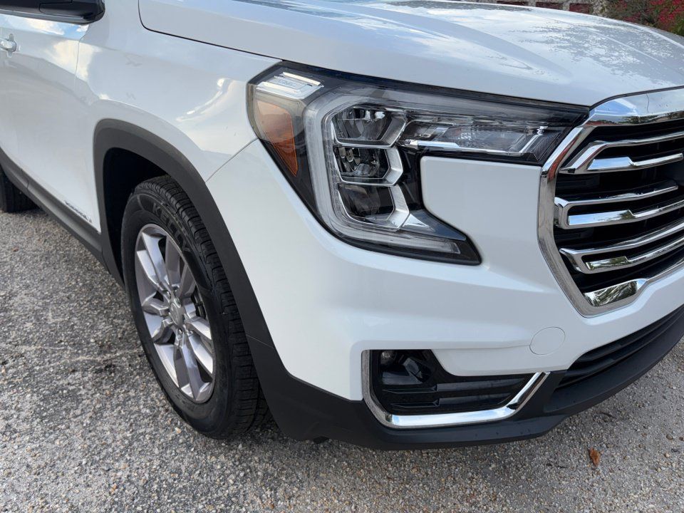 Used 2024 GMC Terrain SLT FWD image 24