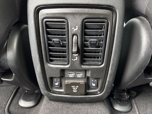 Used 2023 Dodge Durango GT image 28