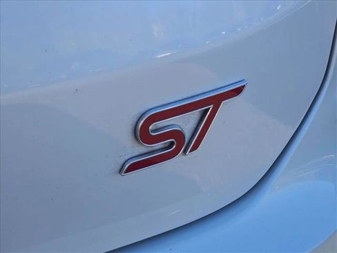 Used 2019 Ford Edge ST w/ Equipment Group 401A image 9