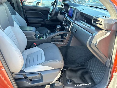 Used 2025 Toyota Tacoma TRD Off-Road image 20