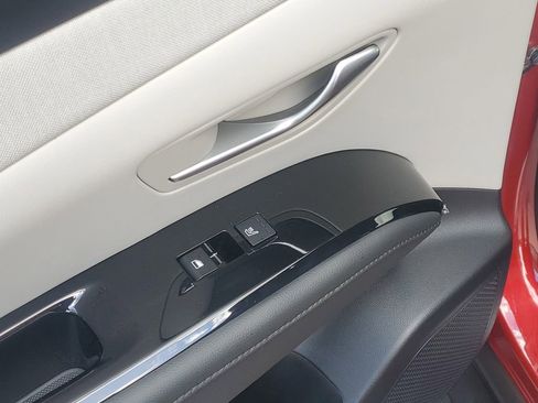 Certified 2025 Hyundai Tucson Limited FWD image 16