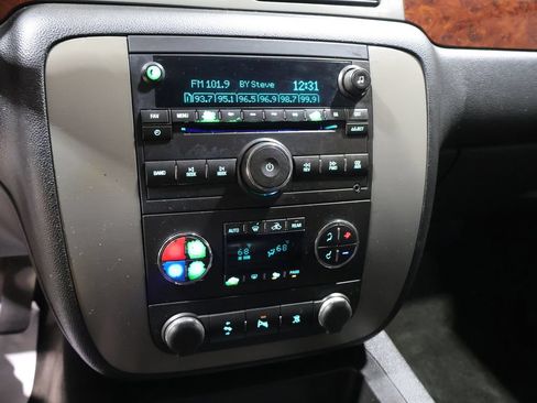 Used 2011 GMC Yukon SLT w/ SLT-2 Equipment Package AWD/4WD image 23