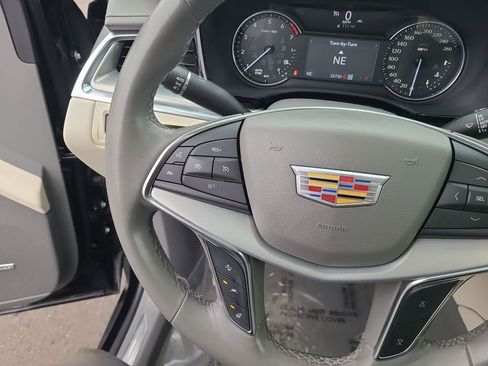 Used 2022 Cadillac XT5 Premium Luxury image 29