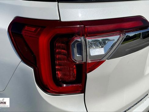 Used 2023 GMC Acadia Denali w/ Denali Ultimate Package image 31