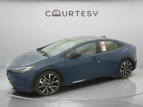 New 2026 Toyota Prius XSE Premium image 2