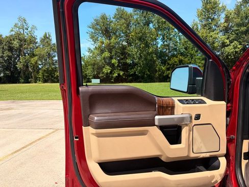 Used 2018 Ford F150 Lariat w/ Equipment Group 502A Luxury AWD/4WD image 12