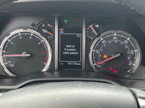 Used 2024 Toyota 4Runner TRD Off-Road Premium w/ Moonroof Package image 9