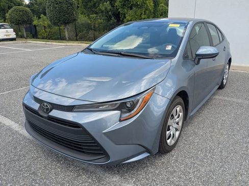 Certified 2024 Toyota Corolla LE image 2