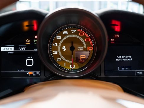 Certified 2019 Ferrari Portofino image 24