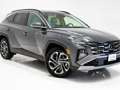 Used 2025 Hyundai Tucson Limited AWD/4WD image 6