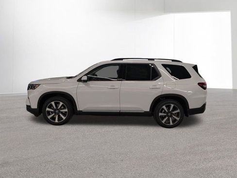 New 2025 Honda Pilot Touring image 30