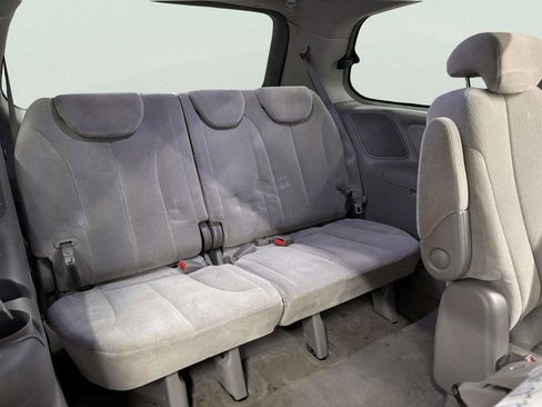 Used 2006 Kia Sedona LX image 18