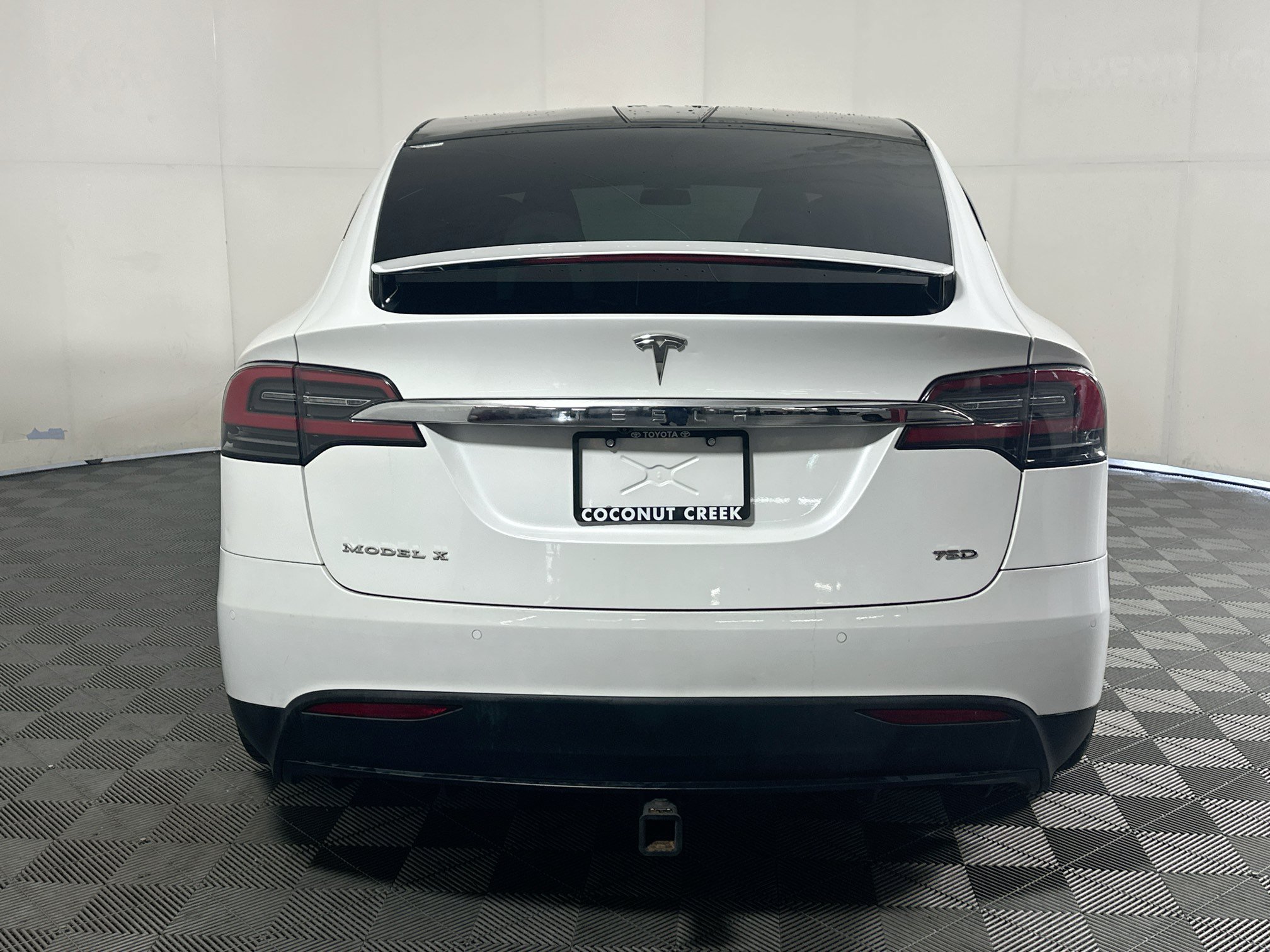 Used 2017 Tesla Model X 75D AWD/4WD image 4