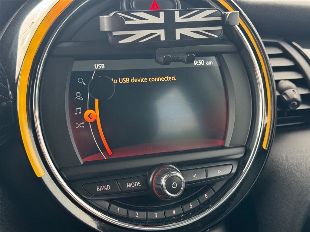 Used 2019 MINI Cooper 2-Door Hardtop FWD image 21