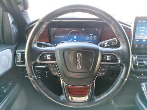 Used 2024 Lincoln Navigator L Reserve w/ Equipment Group 201A AWD/4WD image 9