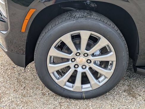 New 2026 Chevrolet Suburban Premier AWD/4WD image 7