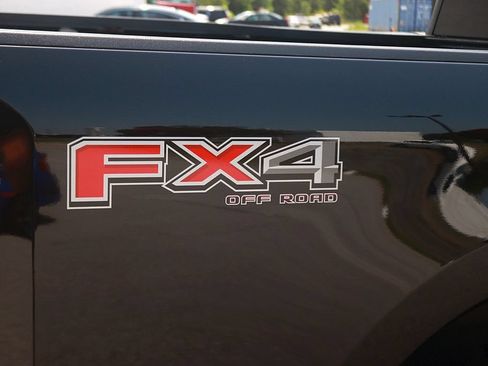 Used 2024 Ford F250 XL w/ STX Appearance Package AWD/4WD image 9