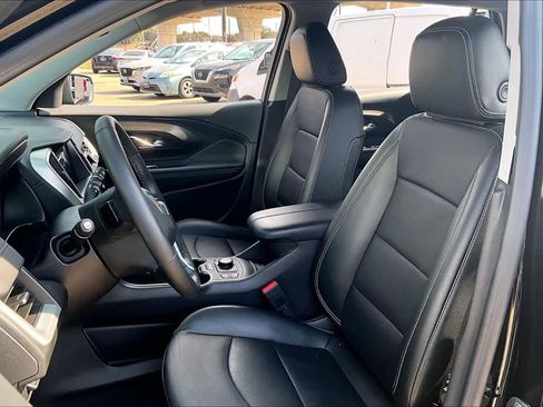 Used 2024 GMC Terrain SLT w/ Tech Package image 8