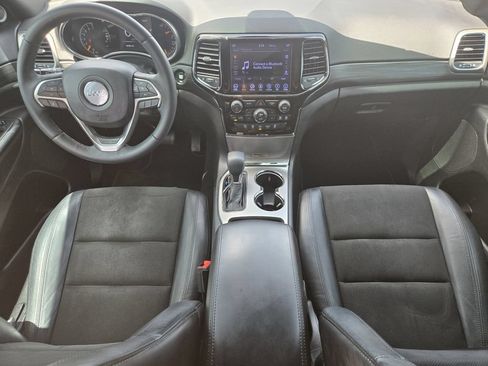 Used 2019 Jeep Grand Cherokee Altitude AWD/4WD image 5