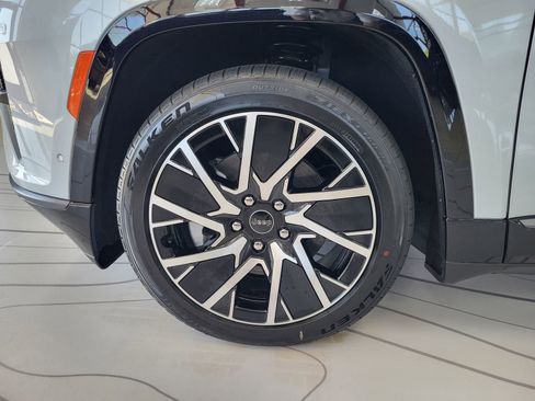 New 2025 Jeep Wagoneer S Limited AWD/4WD image 8