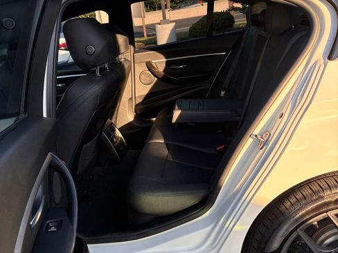 Used 2018 BMW 330i xDrive Sedan AWD/4WD image 19