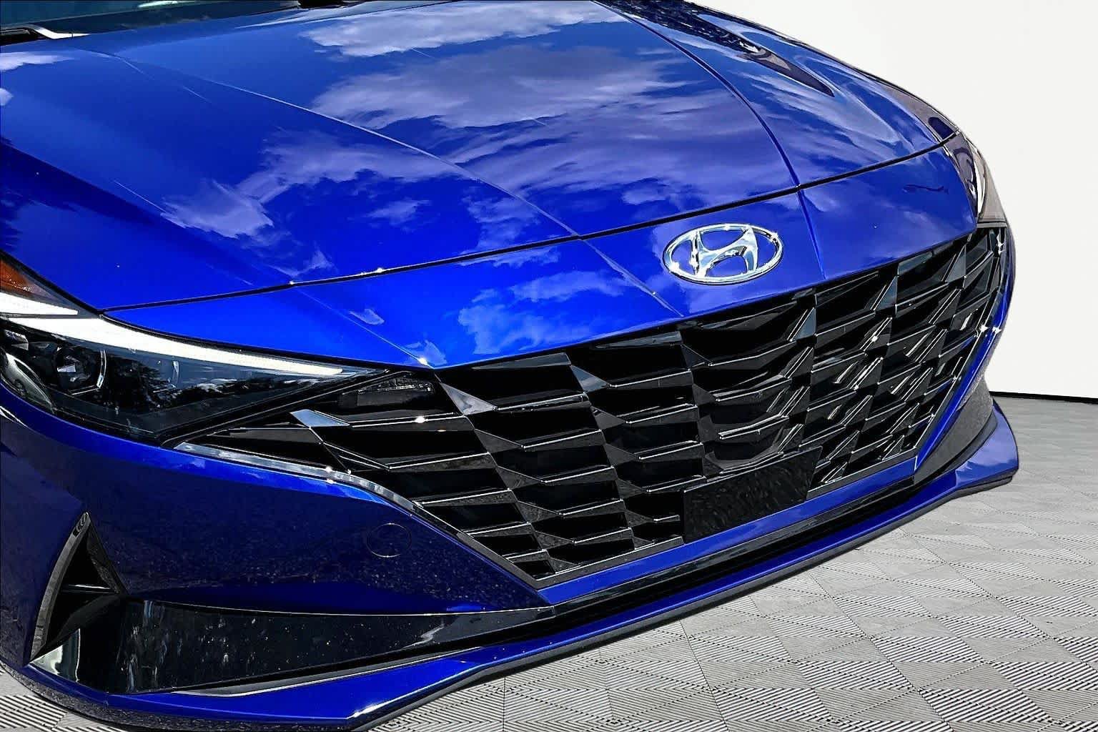 Used 2023 Hyundai Elantra Limited FWD image 30
