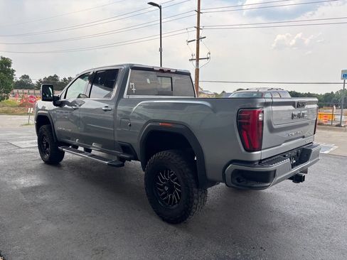 Used 2024 GMC Sierra 3500 Denali w/ Technology Package AWD/4WD image 6