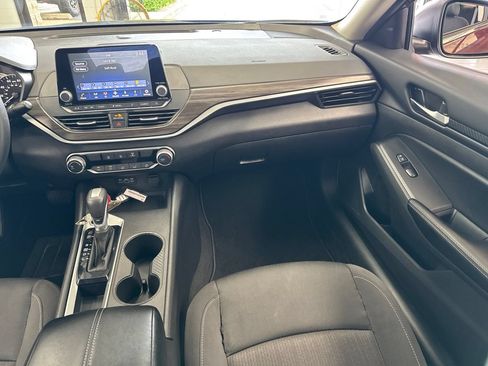 Used 2025 Nissan Altima 2.5 SV FWD image 42