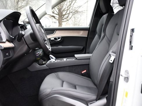 Certified 2025 Volvo XC90 B6 Plus image 11